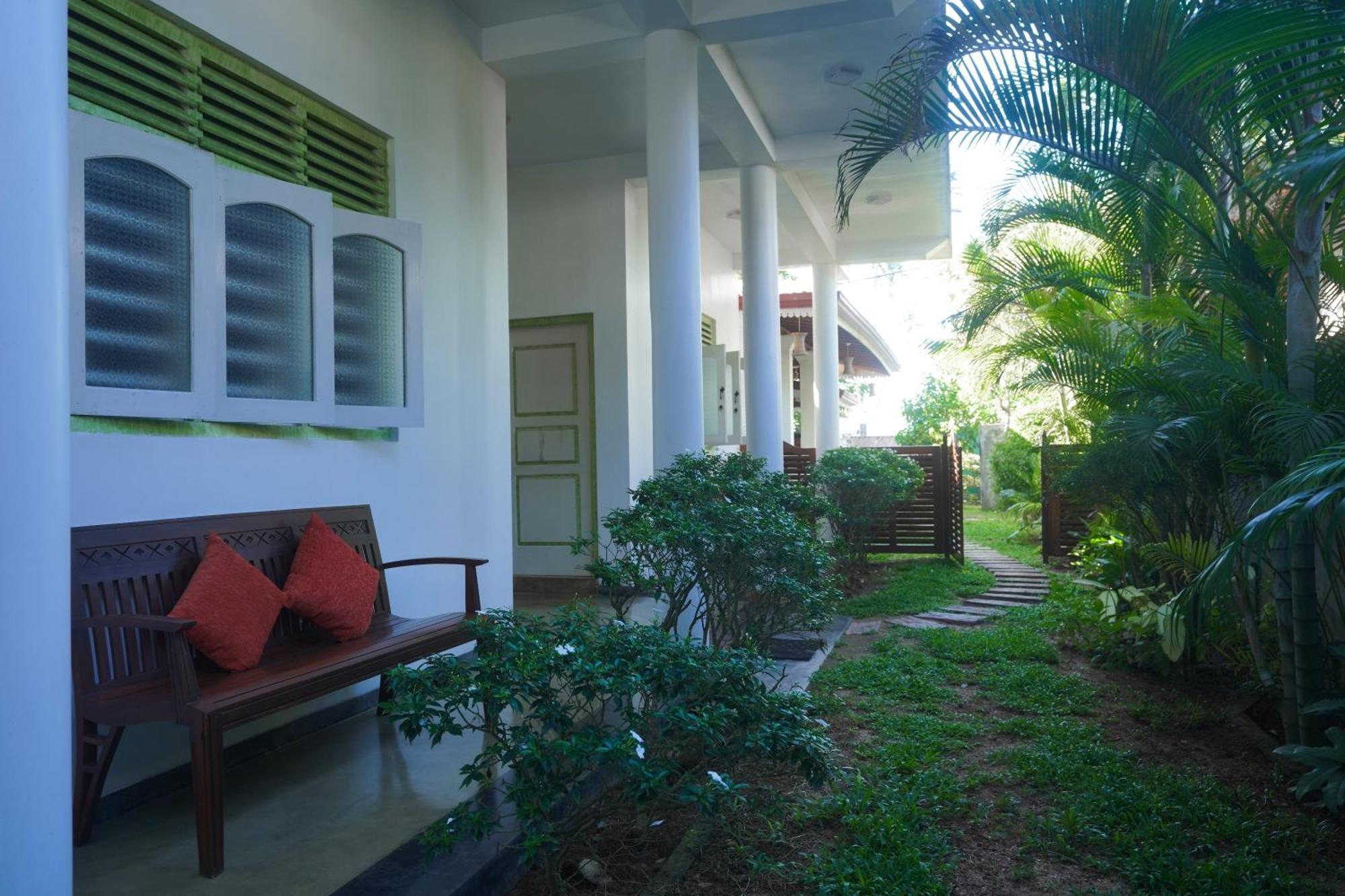 Casa Tharin Madiha Bed & Breakfast Matara Exterior photo